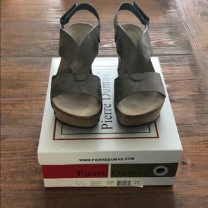 Size 8 Pierre Dumas Pewter Strappy Wedges